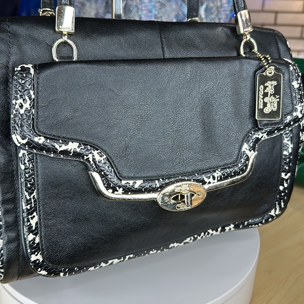 💥COACH - S0457
